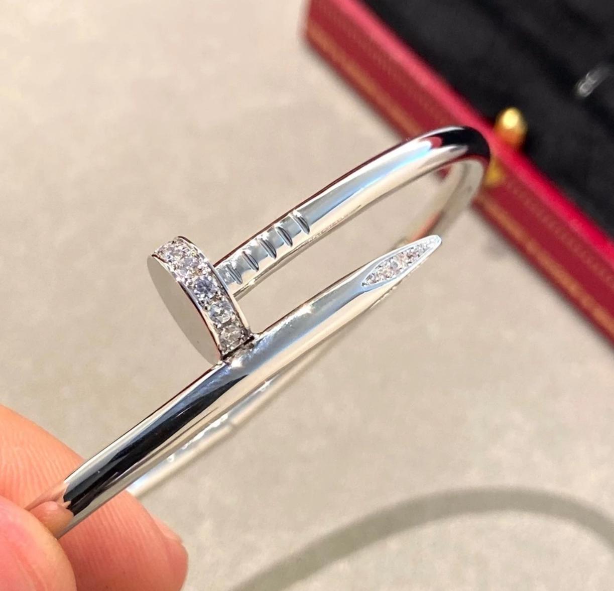 Bracelete Inspiração Cartier Ponta Cravejada