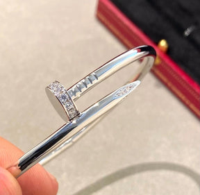 Bracelete Inspiração Cartier Ponta Cravejada