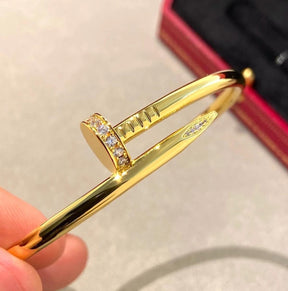 Bracelete Inspiração Cartier Ponta Cravejada